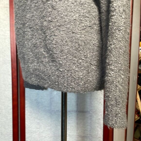 Elie Tahari Charcoal Gray Women's Pullover Crewneck Sweater (Size: Medium) - Picture 8 of 15